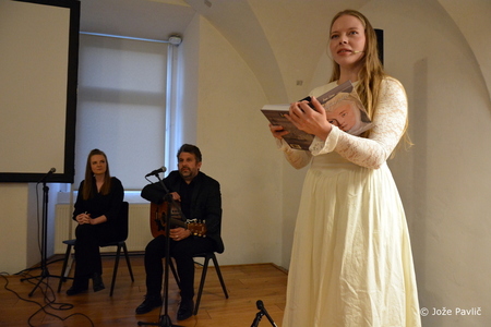 Polna dvorana in navdušenje ob predstavitvi romana Dorotejine solze Ivana Sivca (4)